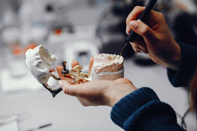 Tooth Replacement in Garland, Texas: How North Texas Family & Cosmetic Dentistry Can Restore Your Smile_FI